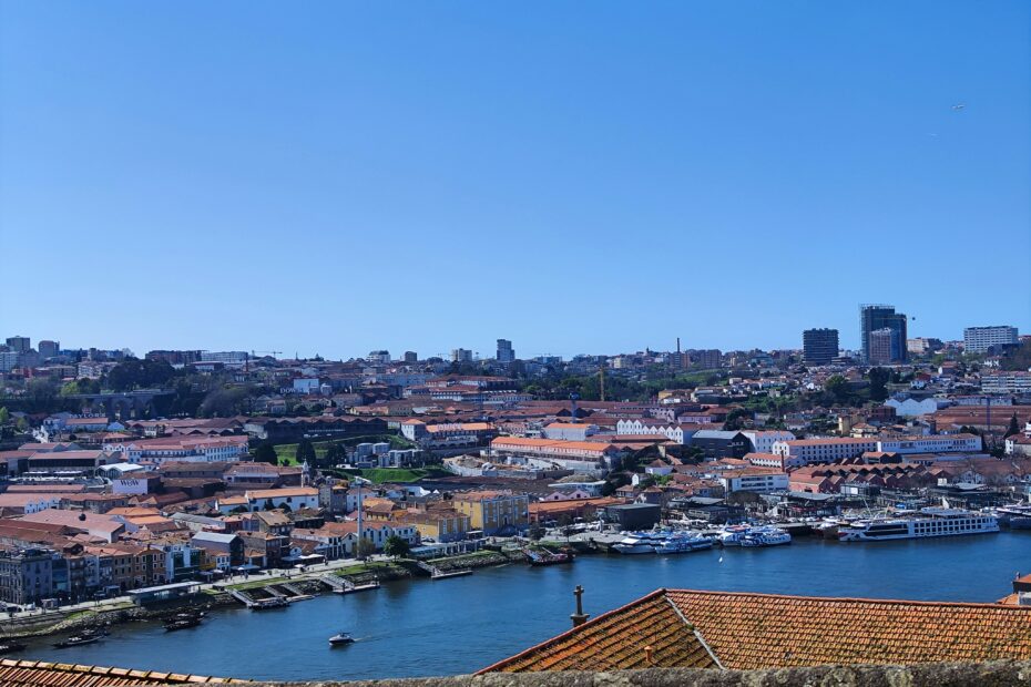 colorful Porto buildings along Douro river